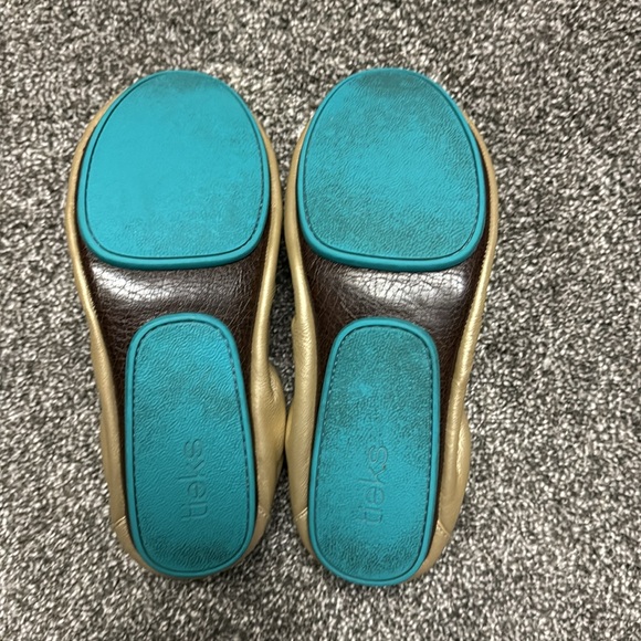 Limited edition Champaign gold Tieks size 10 - Picture 5 of 6